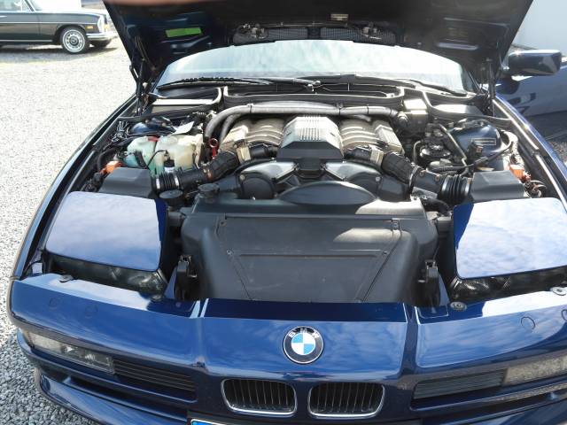 BMW 850i