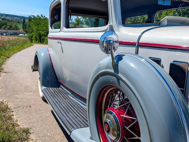 Cadillac 452 B Town Coupe