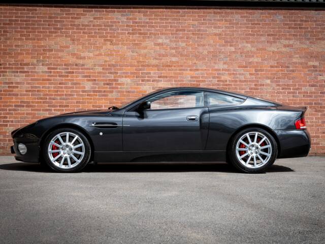 Aston Martin V12 Vanquish S