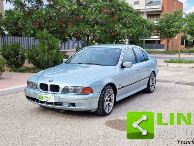 Image 1/9 de BMW 520i (1997)