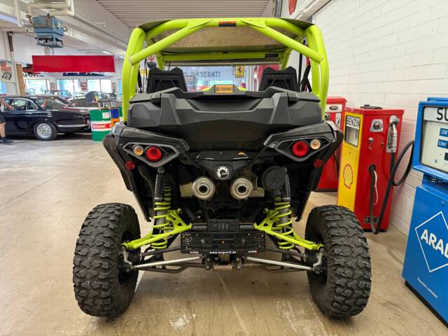 Can-Am Maverick 1000R Turbo