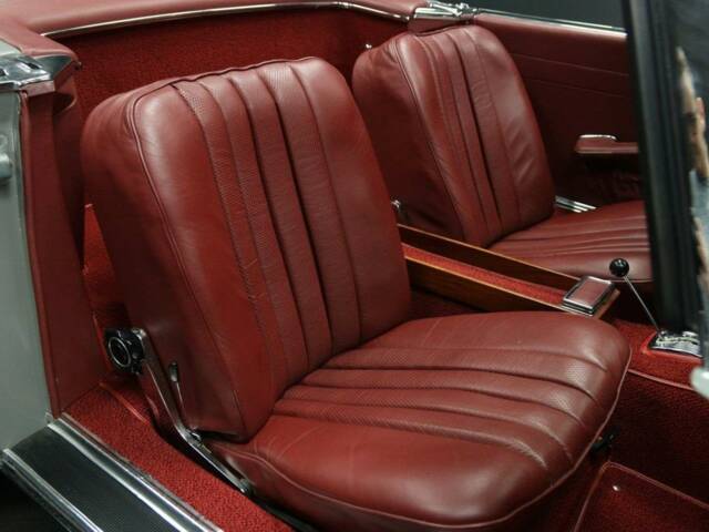 Mercedes-Benz 250 SL