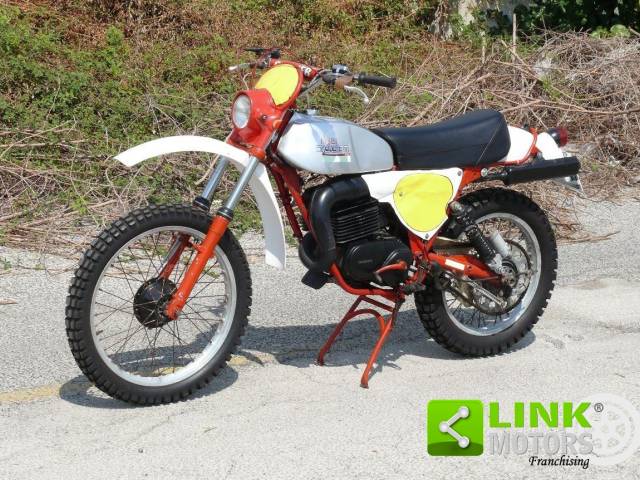 Immagine 1/17 di Ducati DUMMY (1977)