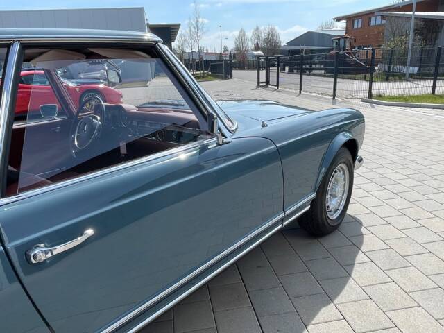 Mercedes-Benz 280 SL