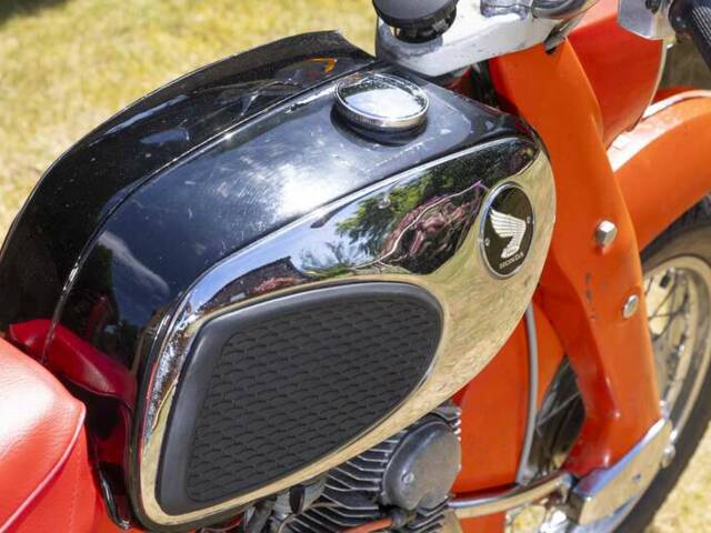 Honda C 72