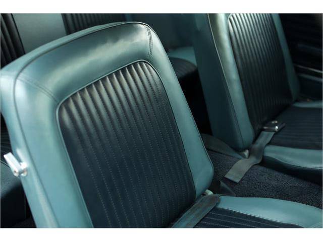 Ford Mustang 200 - Original Gurte und Sitze