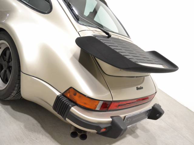 Porsche 911 Turbo 3.3