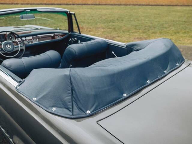 Mercedes-Benz 250 SE