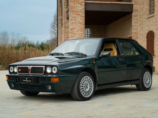 Image 1/50 of Lancia Delta HF Integrale 16V (1992)