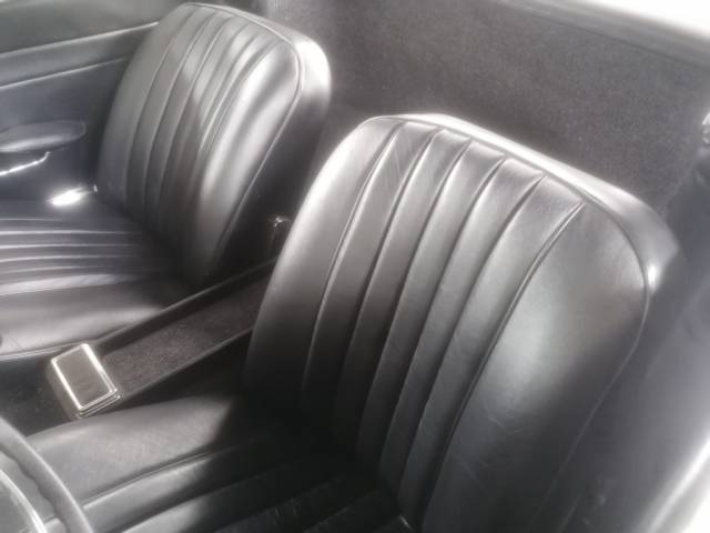 Mercedes-Benz 230 SL
