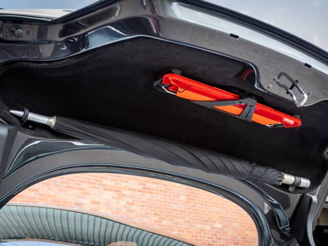 Aston Martin V12 Vanquish S
