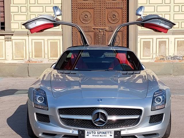 Mercedes-Benz SLS AMG