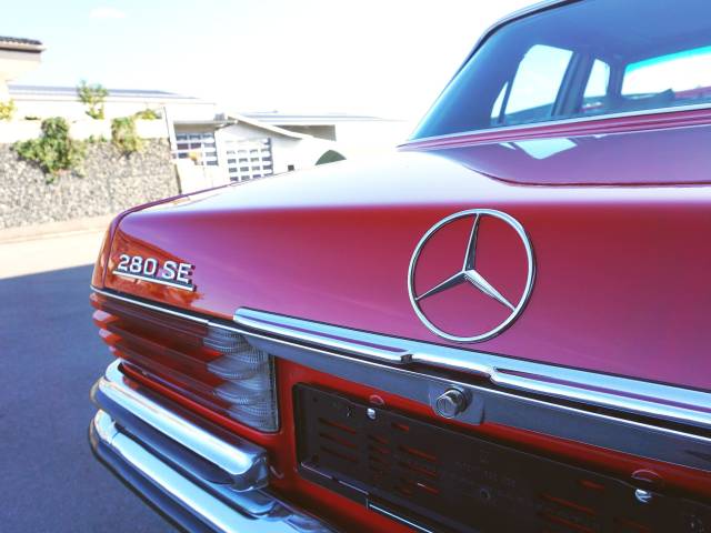 Mercedes-Benz 280 SE