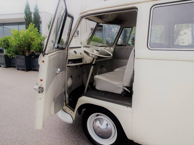 Volkswagen T1 minibus