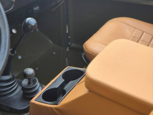 Land Rover 90