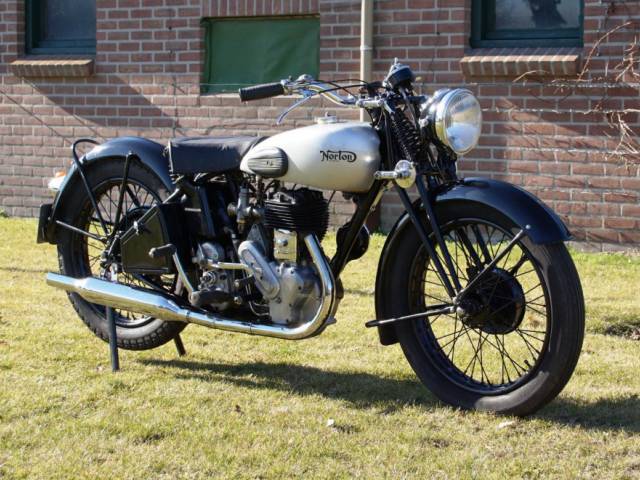 Bild 1/27 von Norton DUMMY (1944)