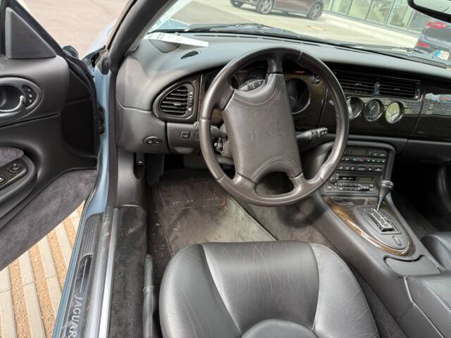 Image 1/8 of Jaguar XK8 4.0 (1997)