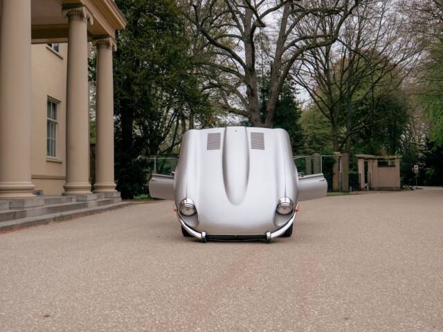 Jaguar E-Type V12 (2+2)
