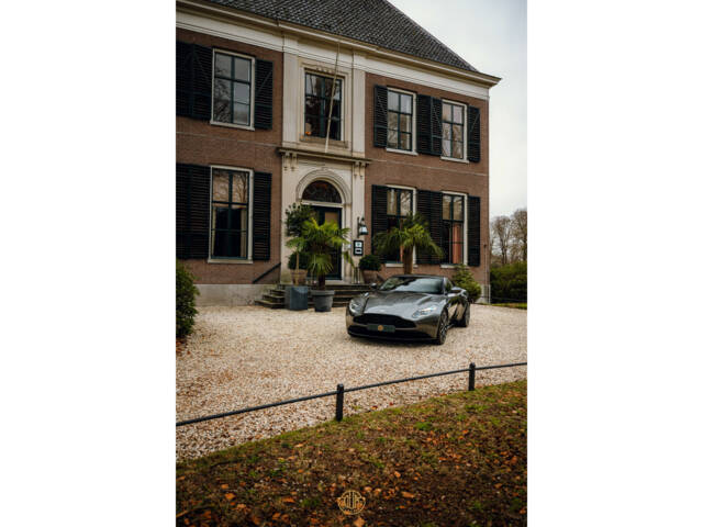 Imagen 1/50 de Aston Martin DB 11 V12 (2017)