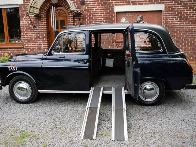 Image 1/5 of Carbodies FX 4 R London Taxi (1985)
