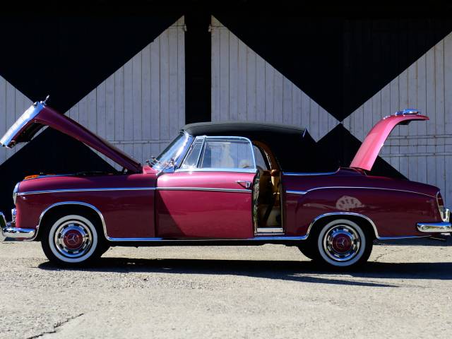 Mercedes-Benz 220 S Cabriolet