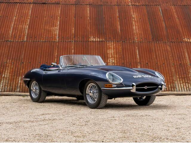 Image 1/27 de Jaguar Type E 4.2 (1965)