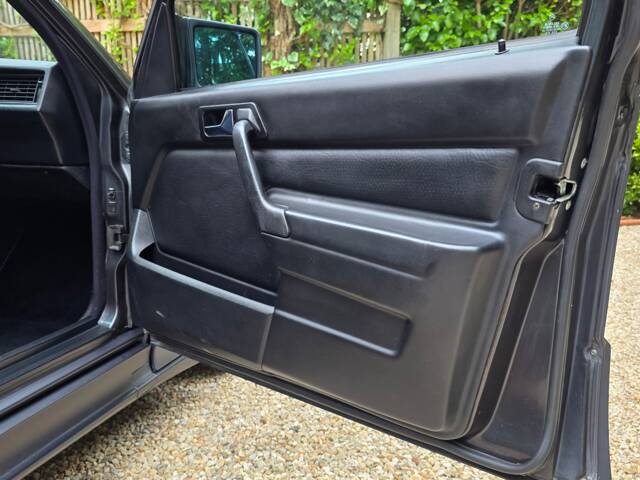 Mercedes-Benz 190 E 2.3-16