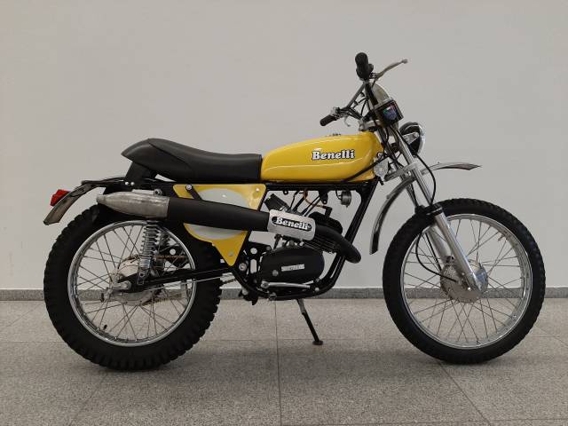 Image 1/4 of Benelli DUMMY (1975)