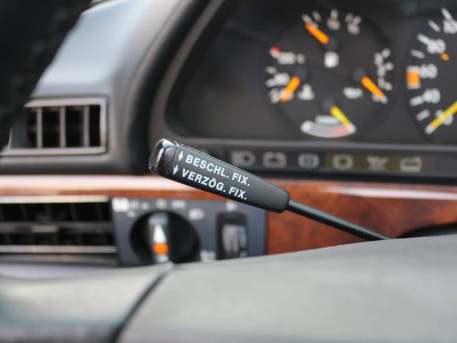 Mercedes-Benz 500 SEL