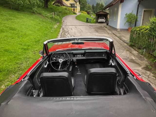 Ford Mustang 200