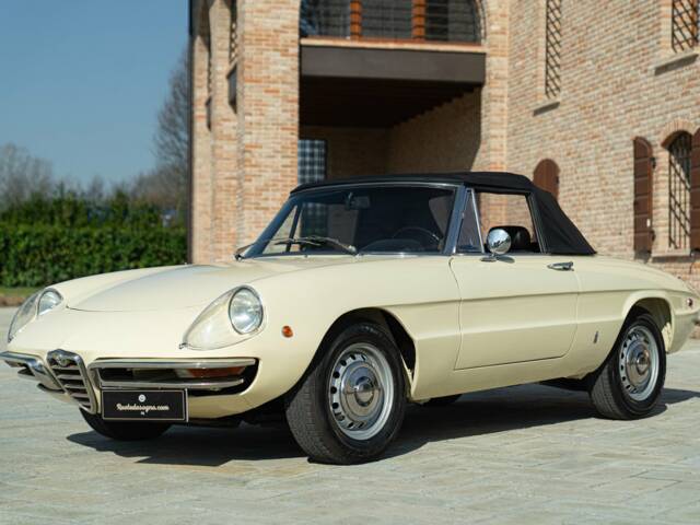 Immagine 1/50 di Alfa Romeo 1750 Spider Veloce (1969)