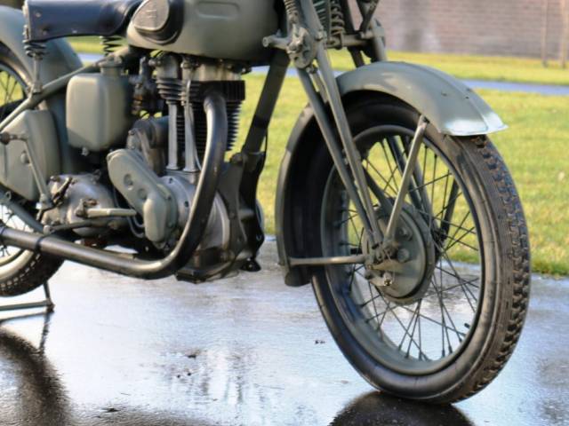 Bild 1/25 von Ariel DUMMY (1944)