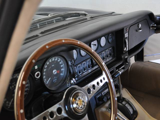 Jaguar E-Type V12 (2+2)