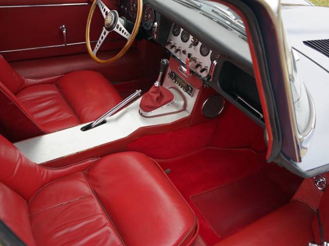Jaguar E-Type 3.8