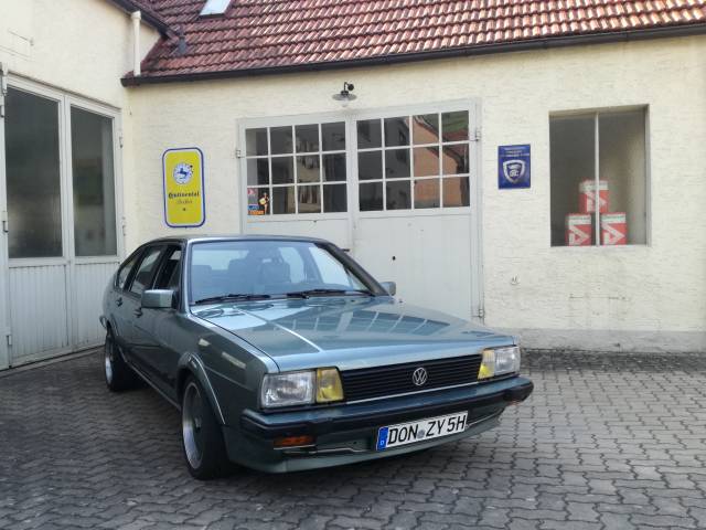 Afbeelding 1/44 van Volkswagen Passat Carat (1984)