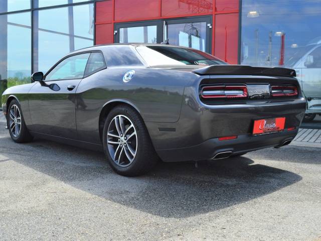 Dodge Challenger SXT