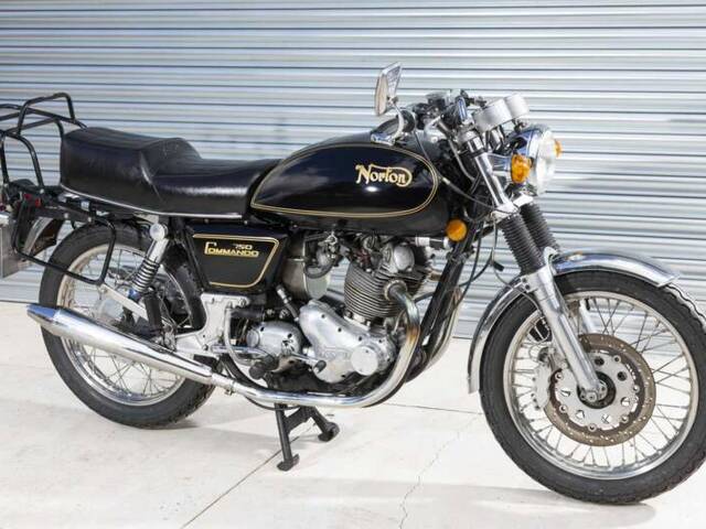 Norton Commando 750