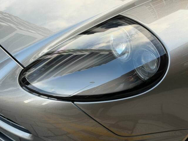 Aston Martin V12 Vanquish S