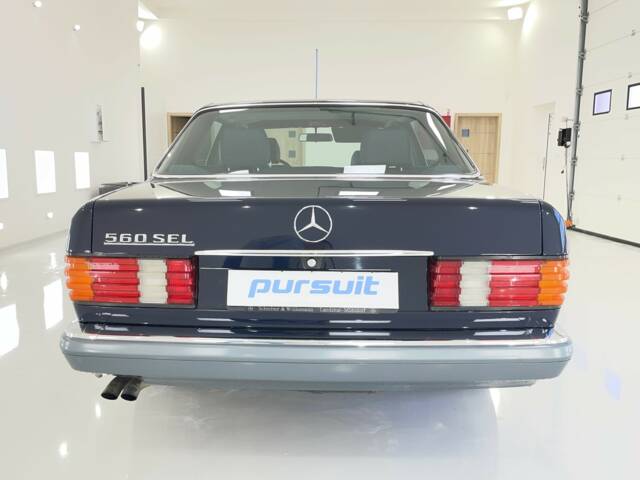 Mercedes-Benz 560 SEL