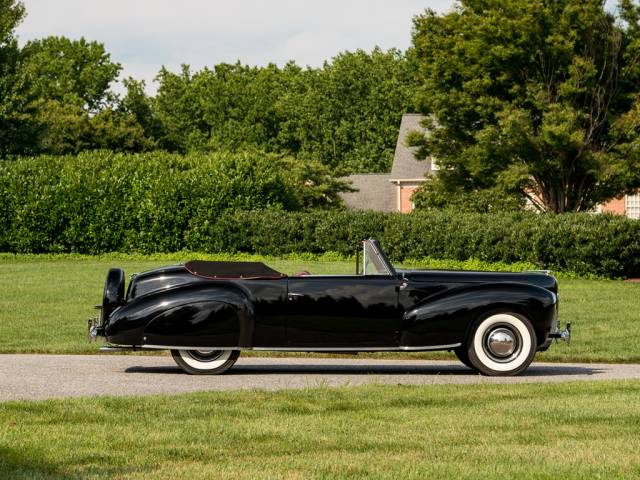 Image 1/37 of Lincoln Zephyr V12 (1940)