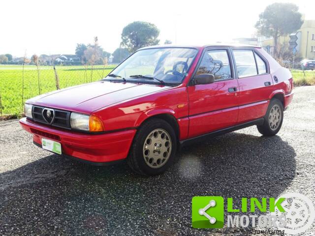 Image 1/10 de Alfa Romeo 33 - 1.5 QV (1985)