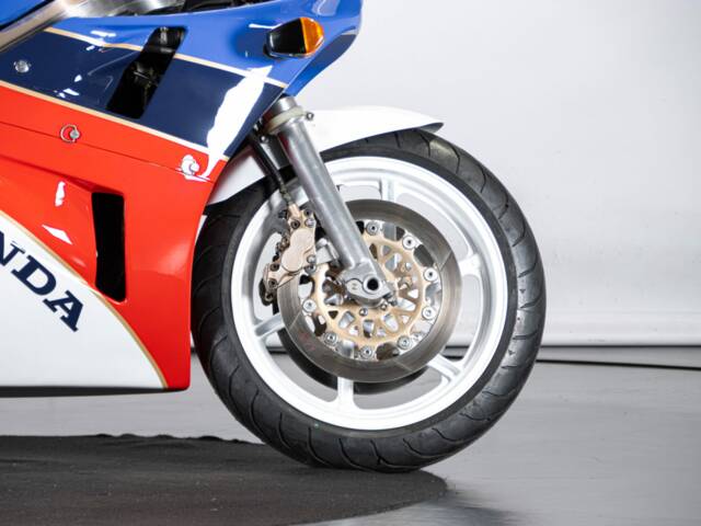 Honda VFR 750R RC 30