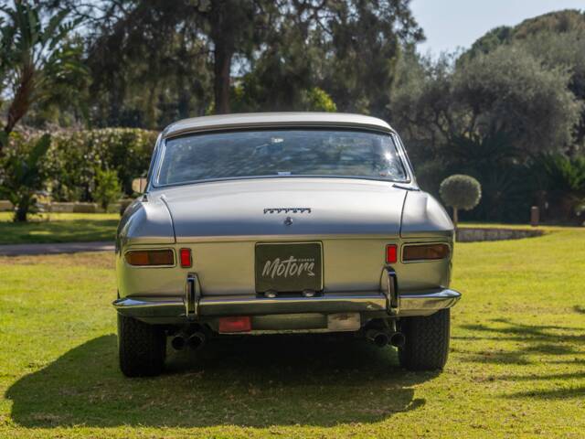 Ferrari 330 GT 2+2