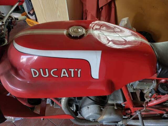 Ducati 750 SS