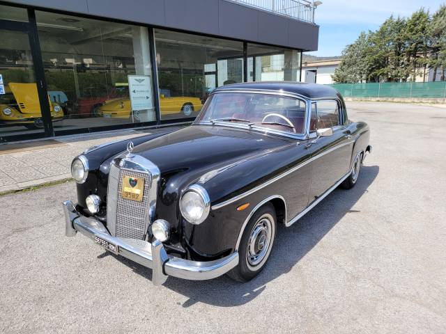 Immagine 1/50 di Mercedes-Benz 220 SE (1959)