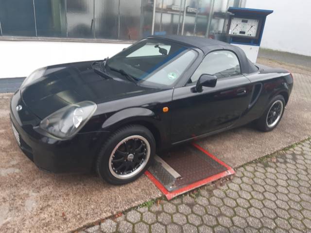 Image 1/8 of Toyota MR2 (2000)