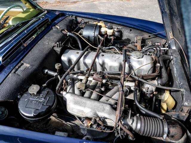 Mercedes-Benz 230 SL