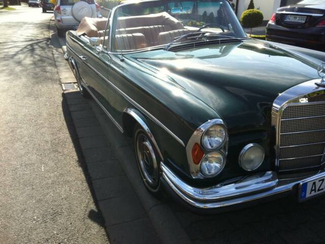 Mercedes-Benz 250 SE