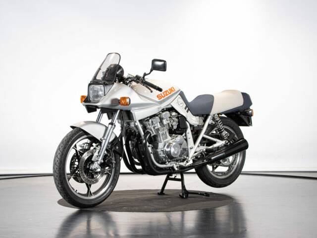 Suzuki GSX 750S Katana