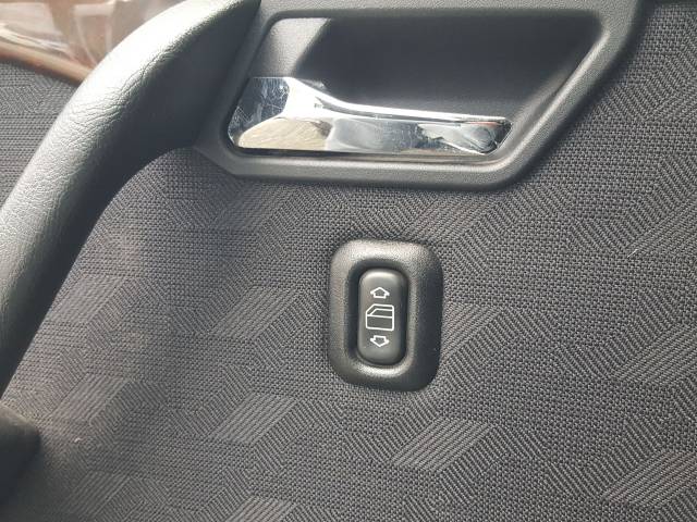 Mercedes-Benz C 200 - ALZA VETRI ELETTRICI